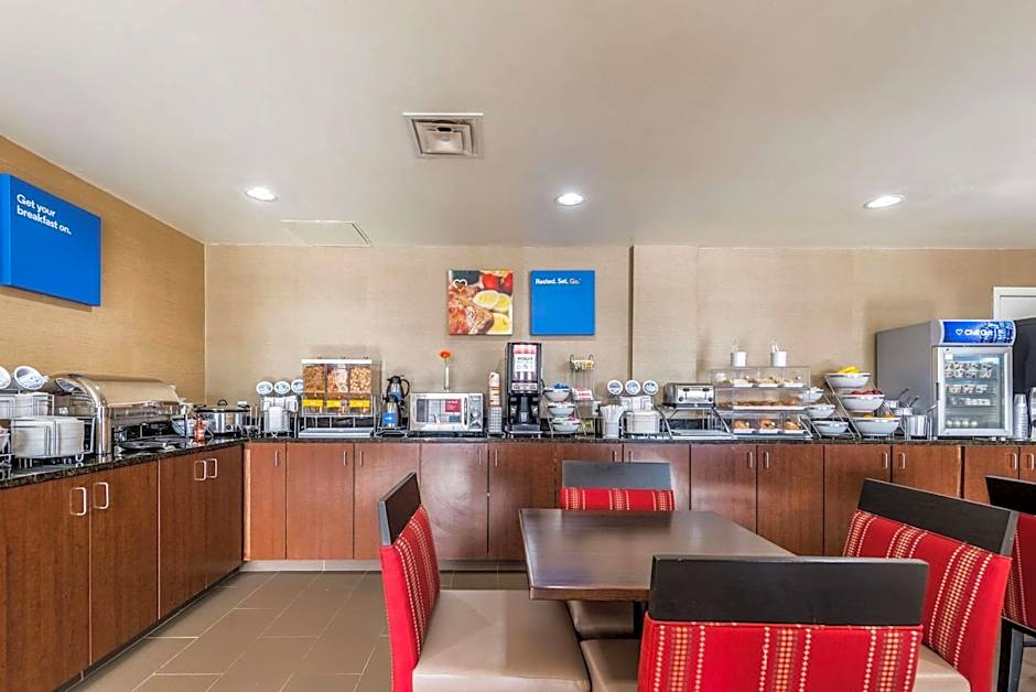 Comfort Inn & Suites Dayton North