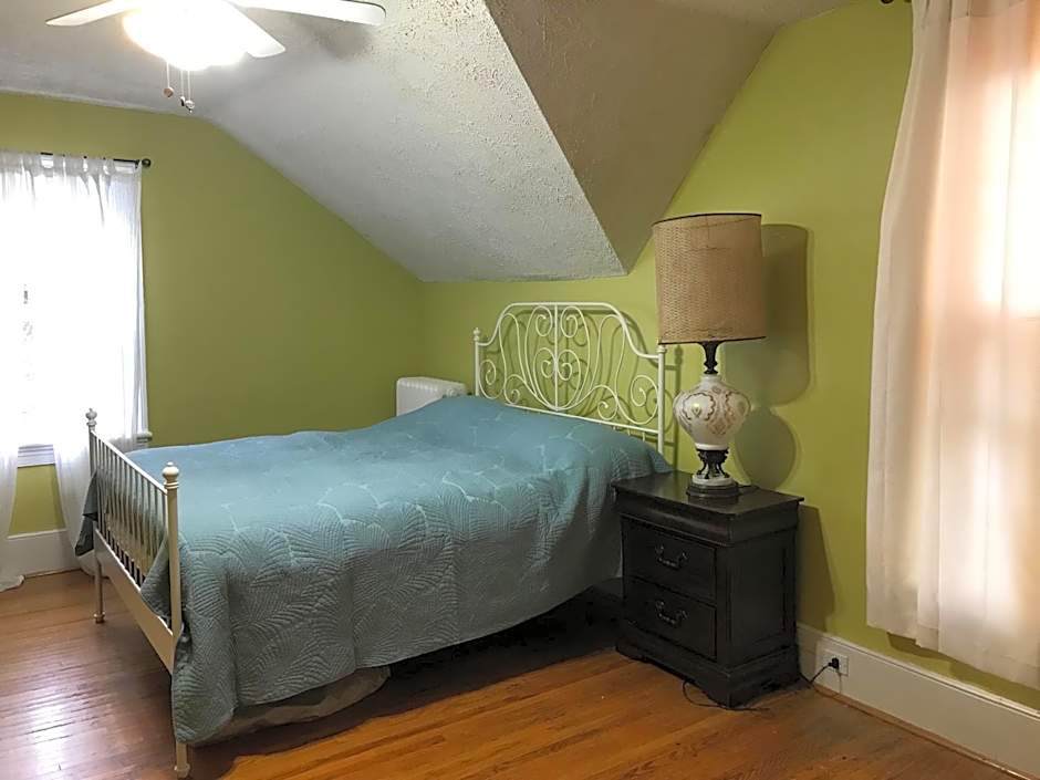 ROOM A IN THE WHITE HOUSE