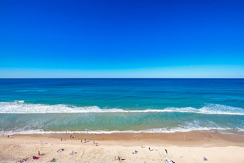 Beachside Tower Apartment
