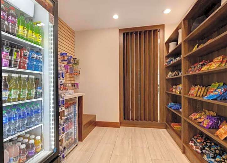 Holiday Inn Express & Suites - Detroit - Dearborn By IHG