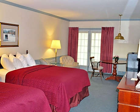 Queen Room with Two Queen Beds - Non-Smoking