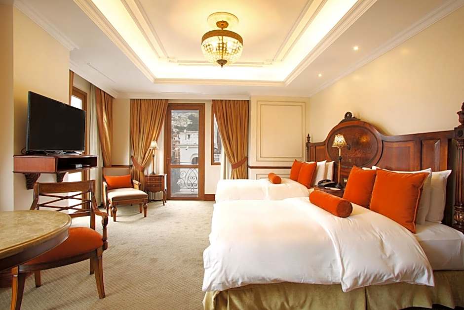 Plaza Grande Hotel