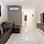 Spacious 2BR Apartment with Terrace - by HostMT
