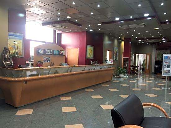 Marina Palace Hotel & Congress Hall