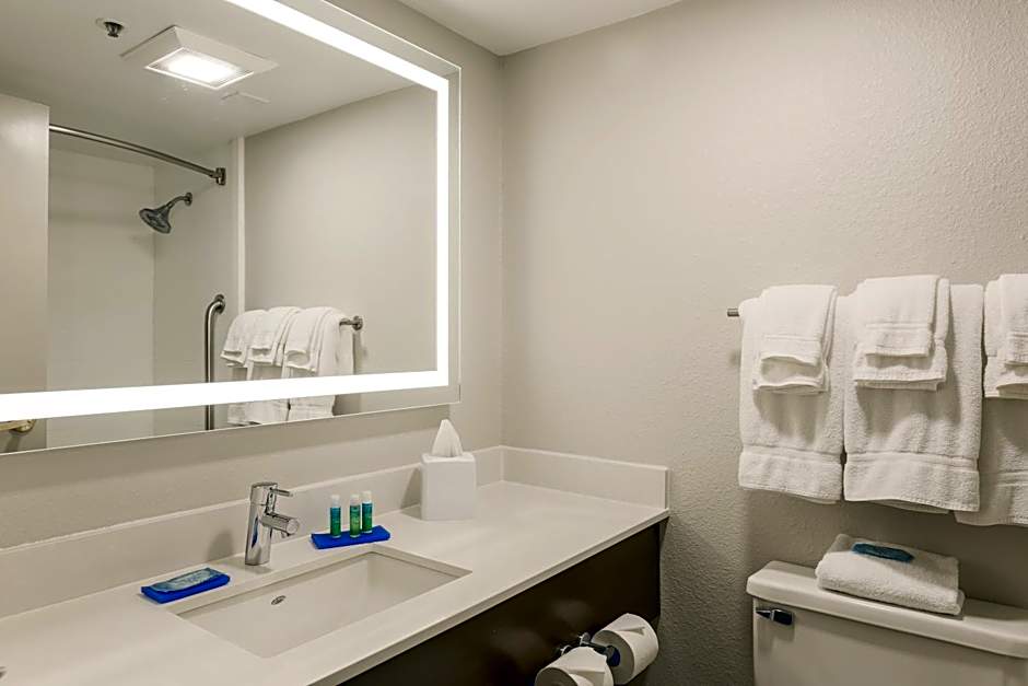 Holiday Inn Express Milwaukee - West Medical Center By IHG