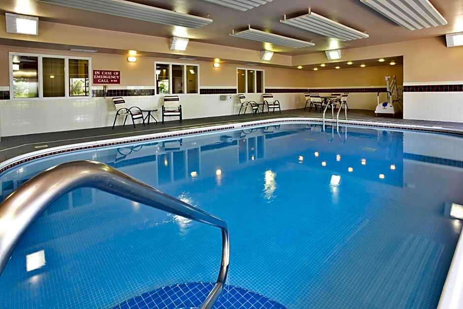 Country Inn & Suites by Radisson, Marion, OH