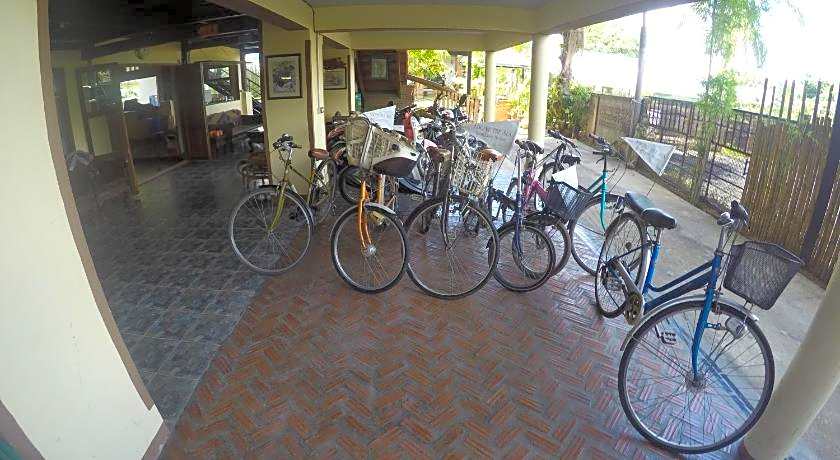 Above The Sea Boutique Hotel