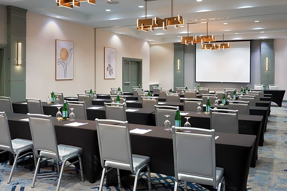 DoubleTree by Hilton Houston Westchase