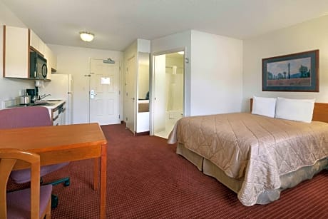 1 Queen Bed Suite Non-Smoking