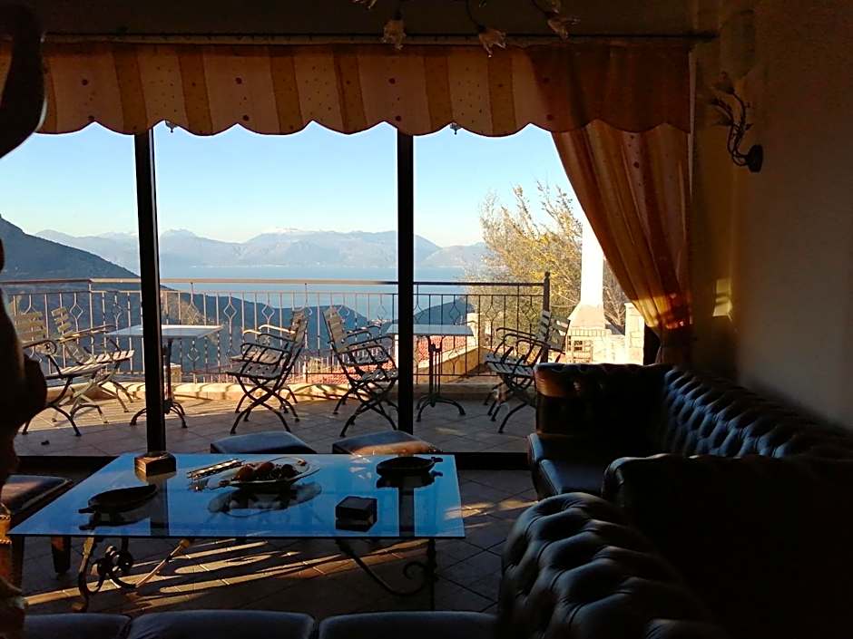 Kallisti Ξενώνας Διακοπτό-Καλάβρυτα