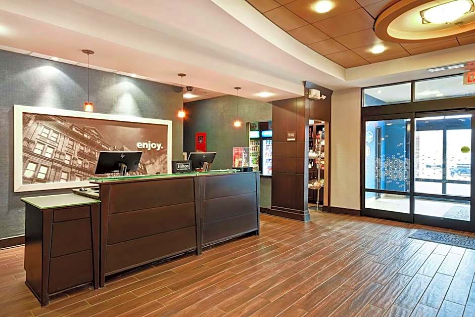 Hampton Inn By Hilton And Suites Detroit/Canton