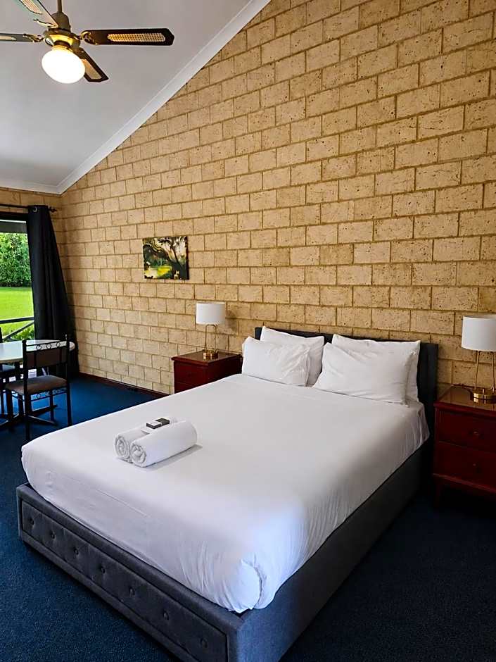 Karri Forest Motel