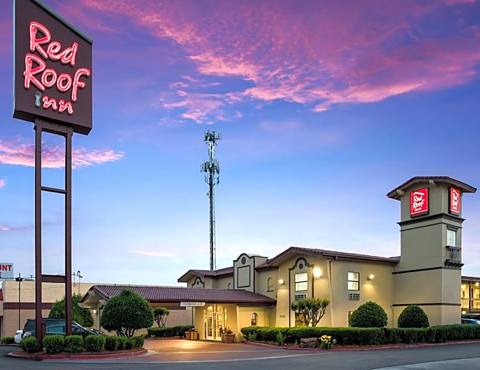 Red Roof Inn North Dallas - Park Central