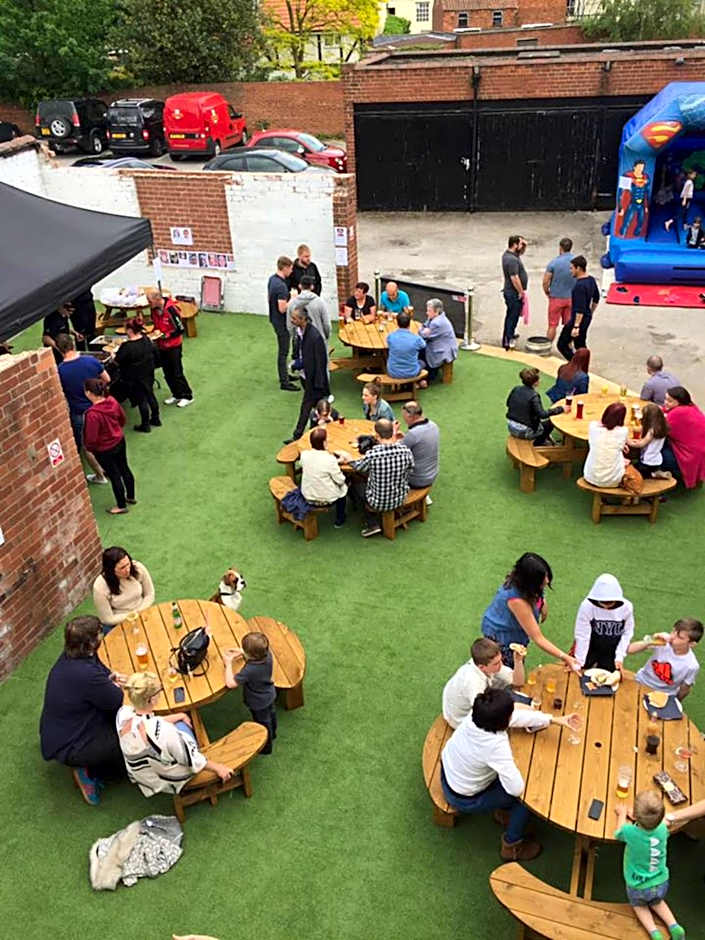 INGRAM ARMS HOTEL, HATFIELD