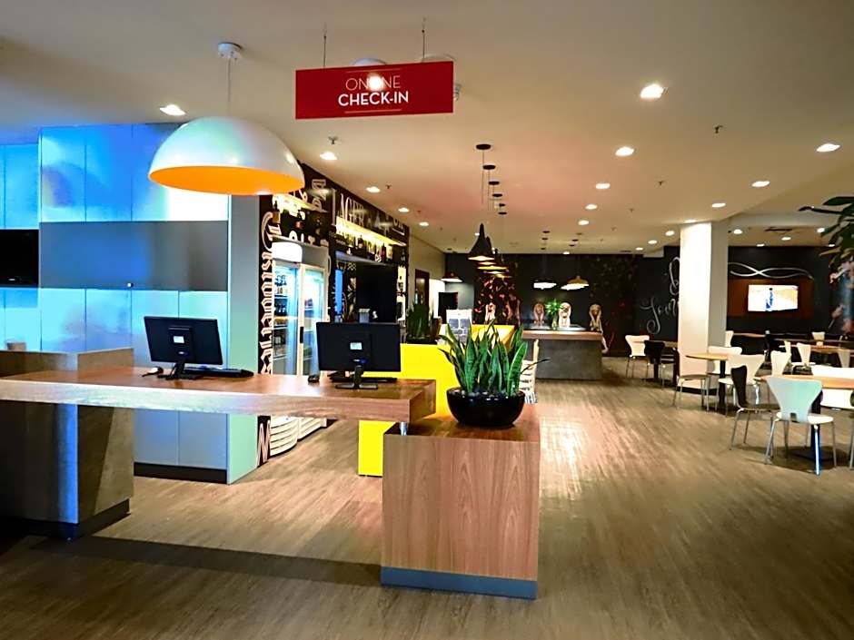 Ibis Joinville