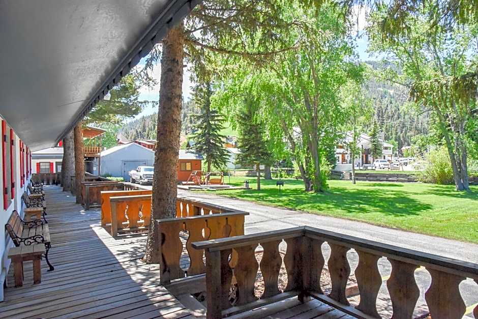 Alpine Lodge Red River