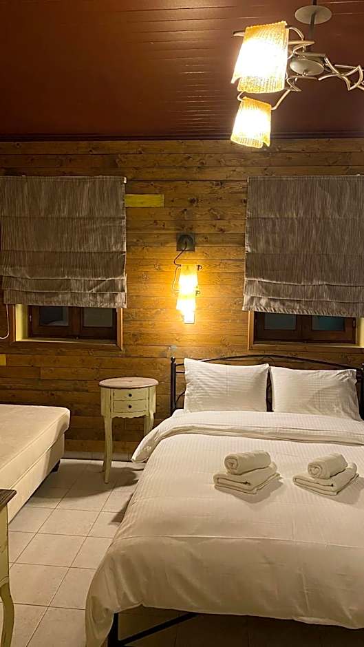 Ikojenia Traditional Lodge