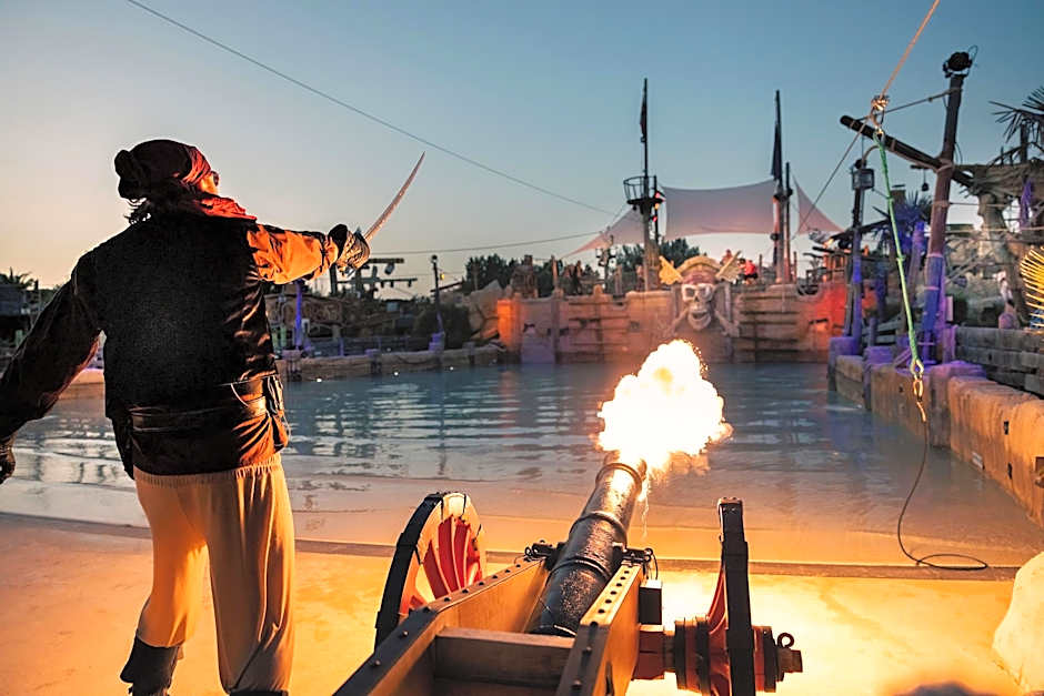 Hotel Pirates World