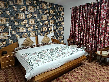 Double Room with Mountain View