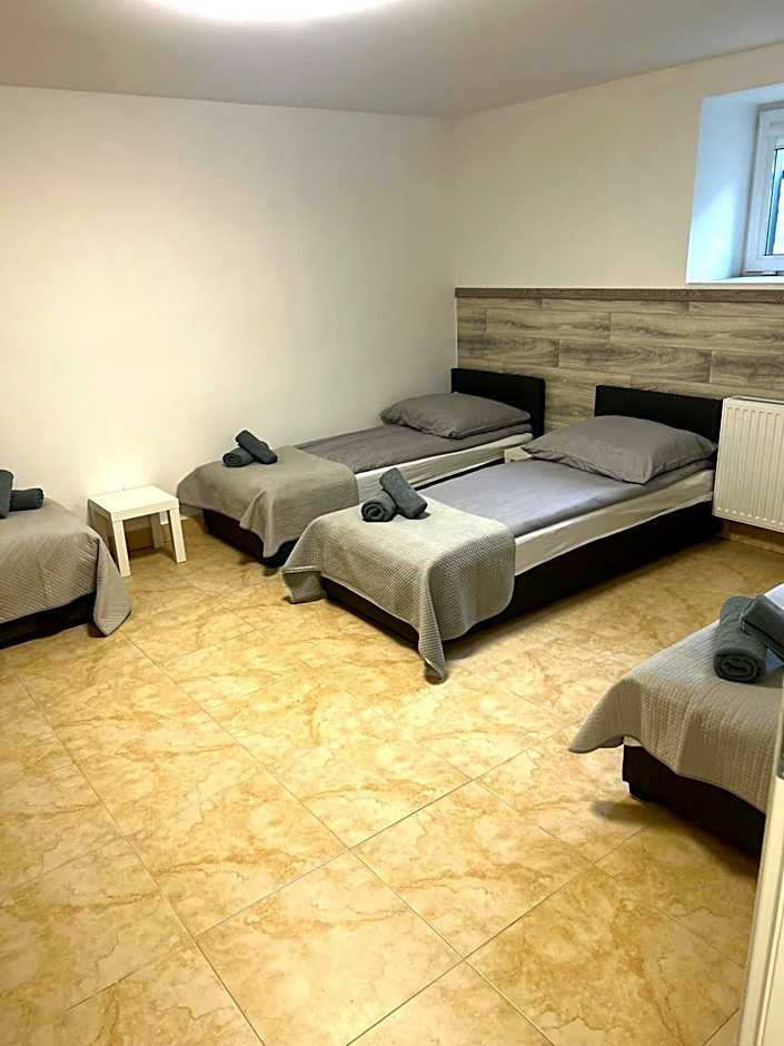 Hostel 24 Miejsca Parkingowe Noclegi Pracownicze.