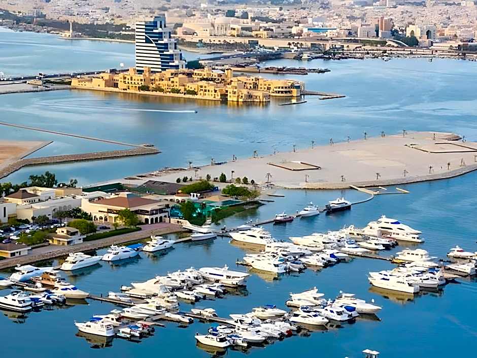 Harbour Suites Hotel