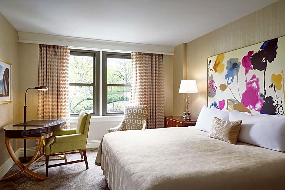 The Raphael Hotel, Autograph Collection