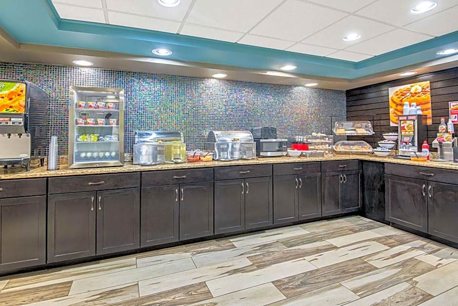 La Quinta Inn & Suites by Wyndham Denison - North Lake Texoma