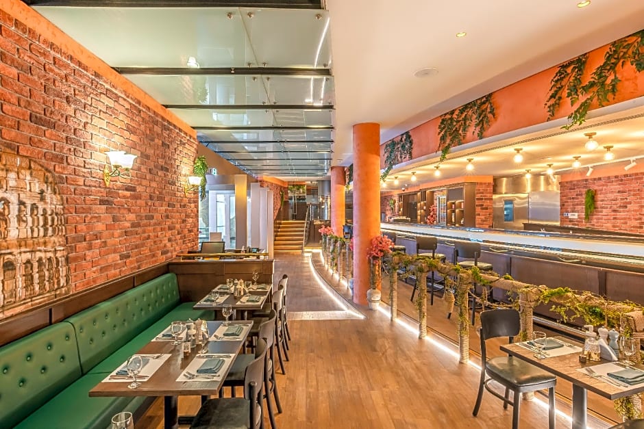 Golden Sands Hotel Creek