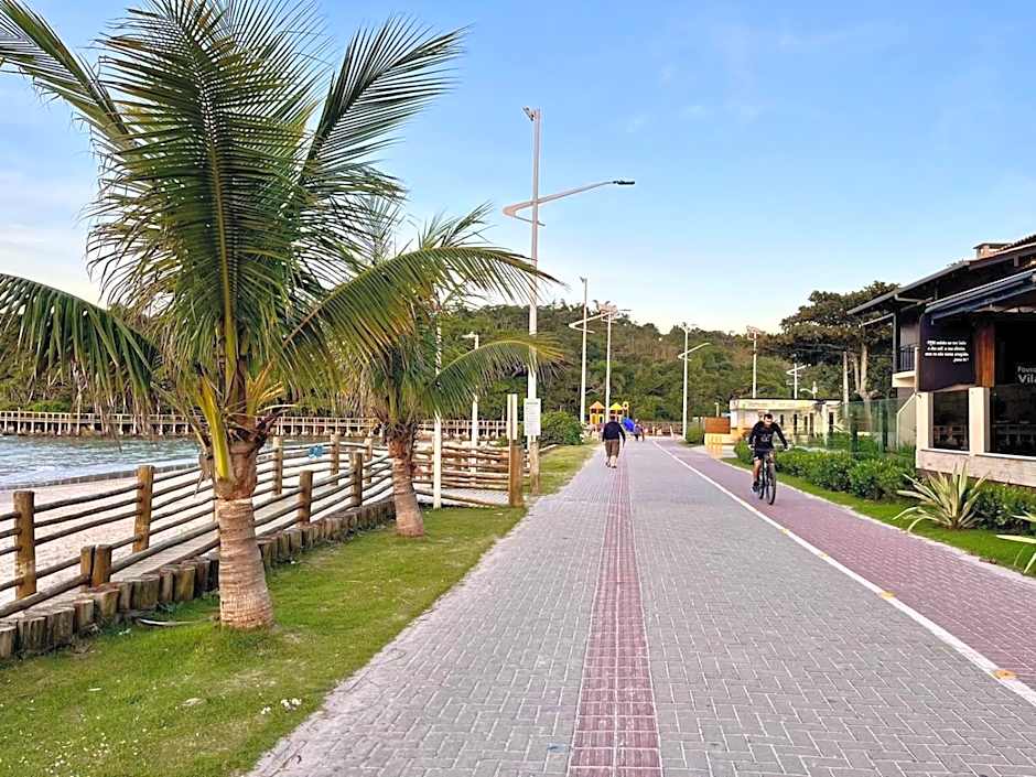 B481 Apto 3 quartos frente para avenida 8 pessoas