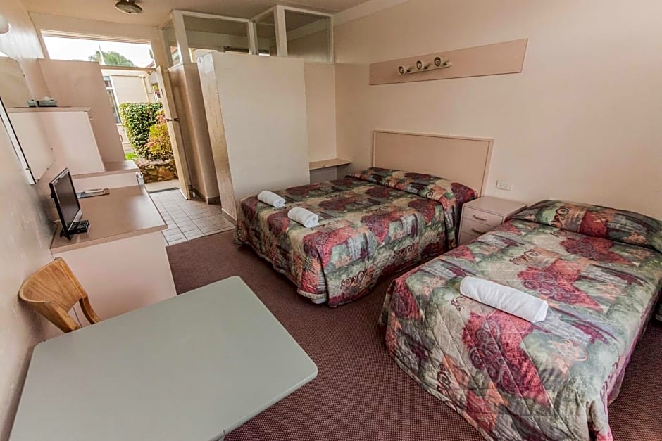 Moruya Waterfront Hotel Motel