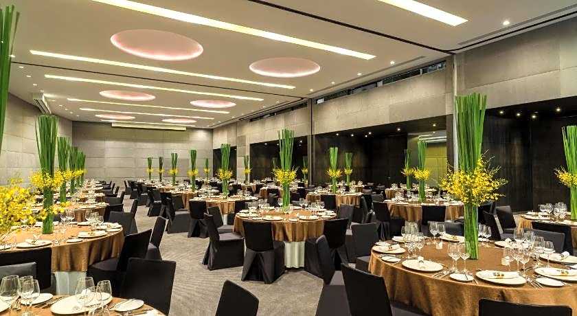 Holiday Inn Bangkok Sukhumvit By IHG