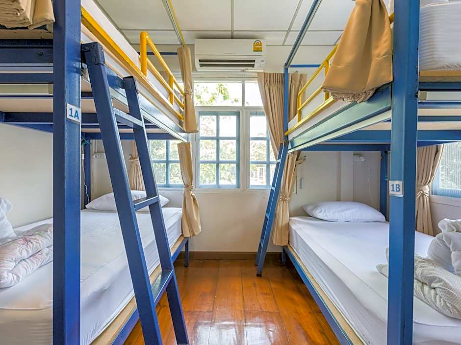 Nang Ta Yon @ Ban Thap Chang Hostel