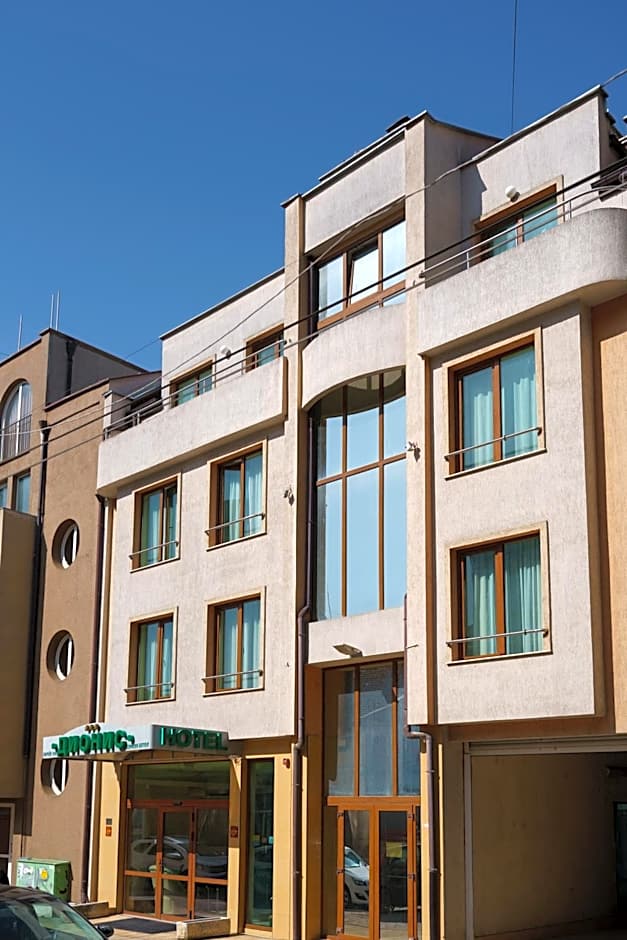 Dionis Hotel