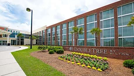 DoubleTree By Hilton Hotel And Suites Charleston Airport
