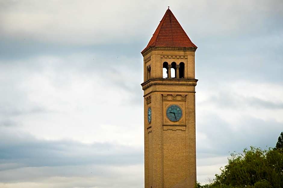 Oxford Suites Spokane