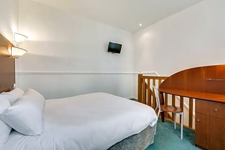 Studio Superior Double / Twin with Breakfast - Minimum 3 Nights - Non Refundable