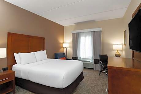 Queen Room with Bath Tub - Mobility Accessible/Non-Smoking