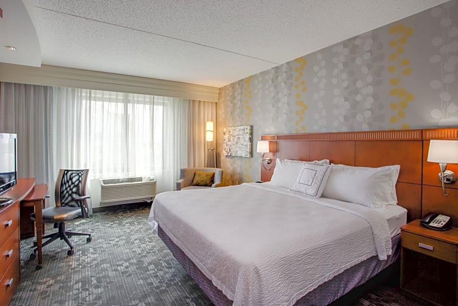 Courtyard by Marriott Republic Airport Long Island/Farmingdale