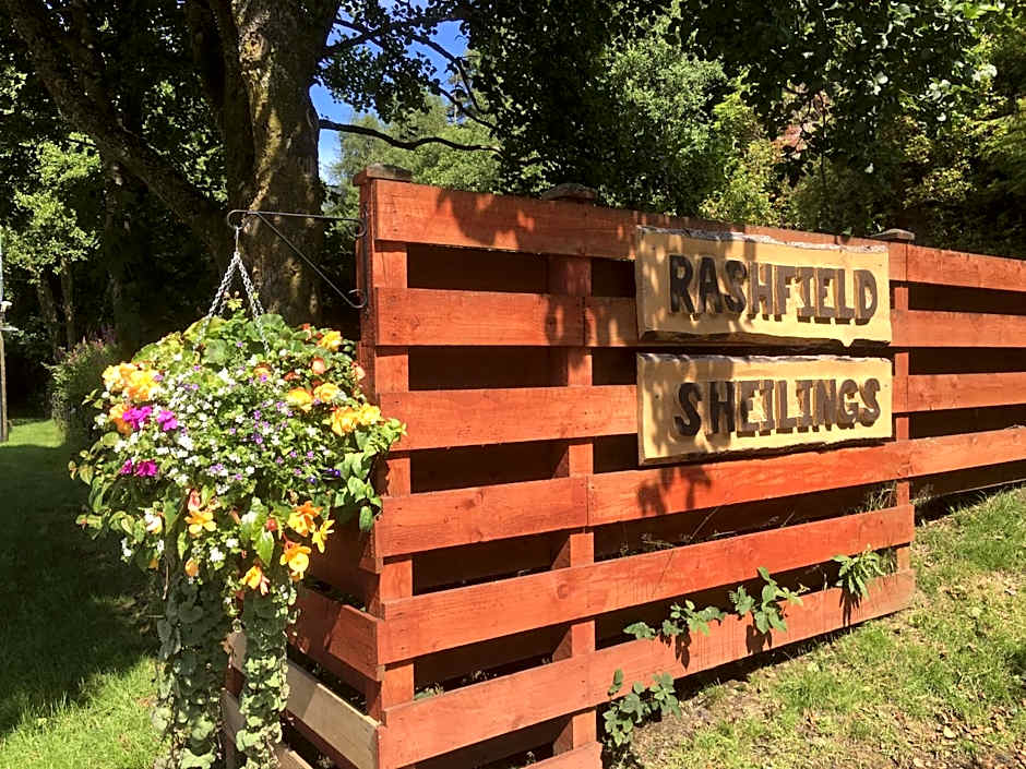 Rashfield Sheilings - Riverside Lodges, by Pucks Glen, Dunoon