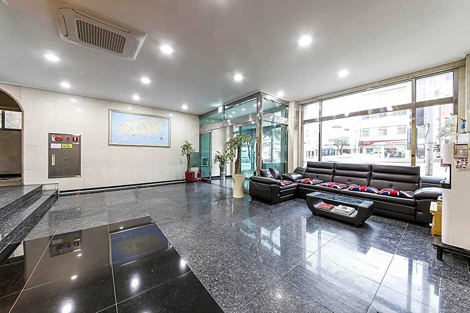 Apple Hotel