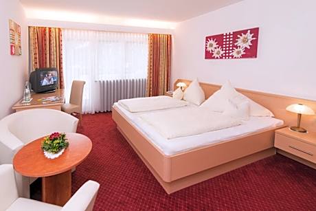 Double Room with Extra Bed (3 Adults)