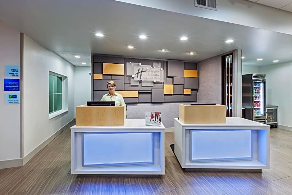 Holiday Inn Express & Suites Coffeyville By IHG