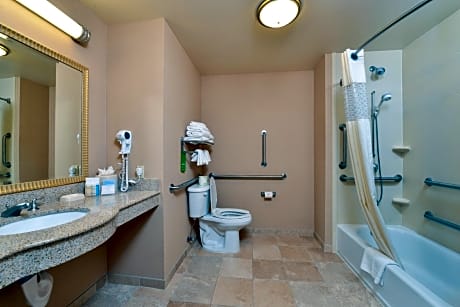 1 KING MOBILITY/HEARING ACC RI SHOWER NOSMOK