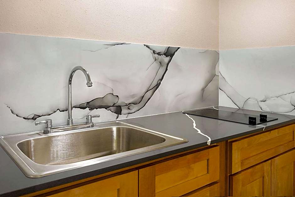 Days Inn by Wyndham McComb MS