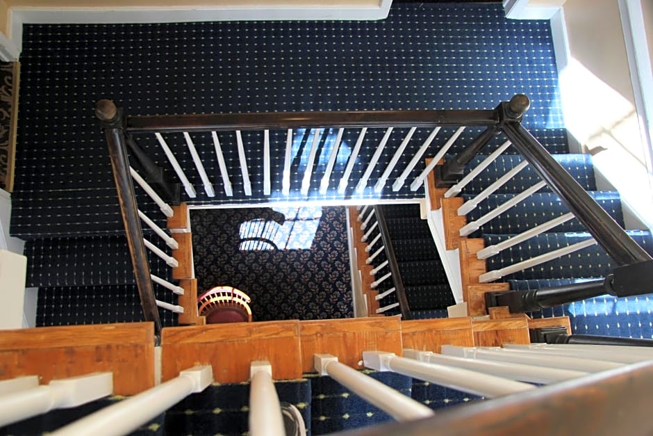 Morris House Hotel - Bed And Breakfast
