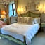 Pytts House Boutique Bed & Breakfast
