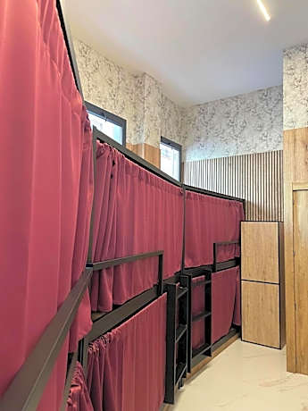 Bed in 8-Bed Mixed Dormitory Room