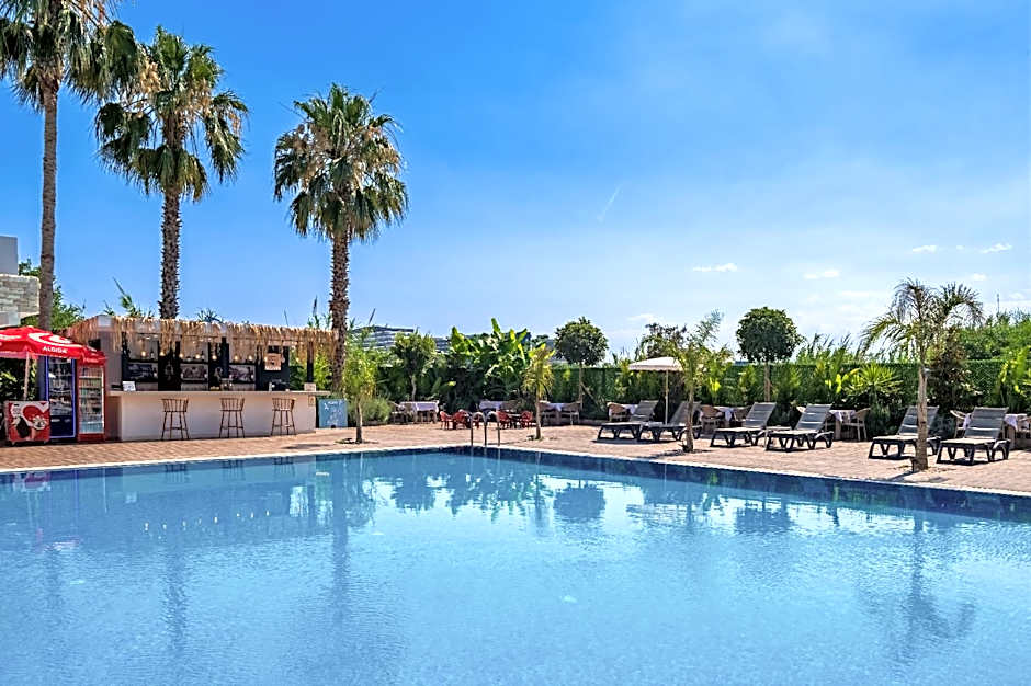 Laristone Suite Spa Hotel