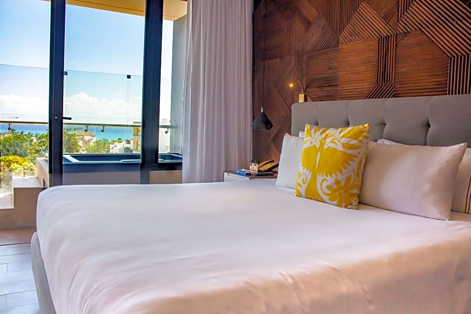 The Fives Downtown Hotel & Residences, Curio Collection by Hilton