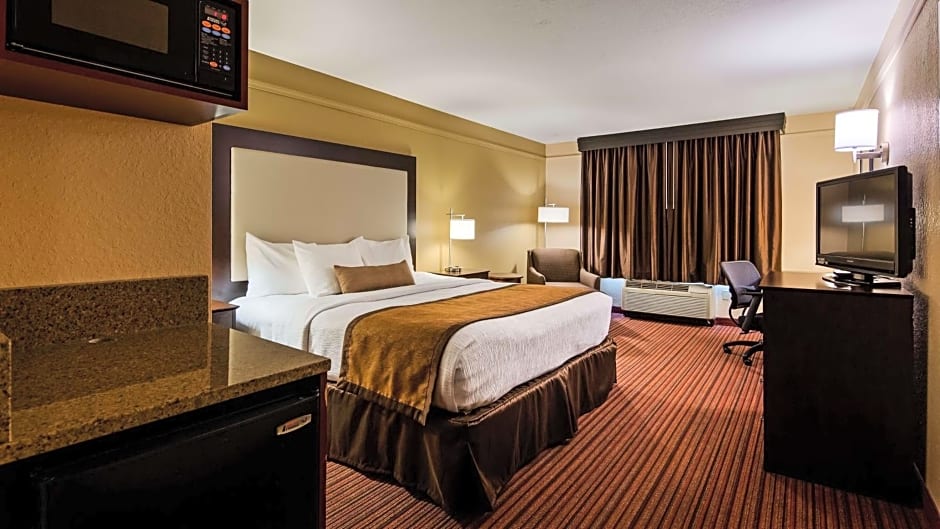 Best Western Plus Strawberry Inn & Suites